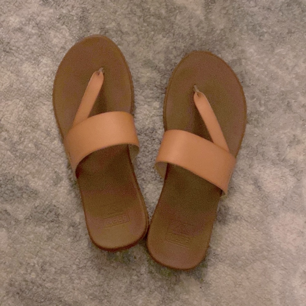 Reef tan leather sandals 🩴 so comfortable!